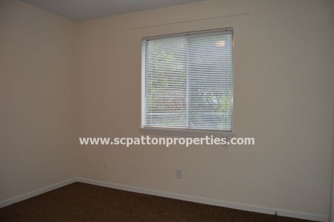 Building Photo - Lyngate Apartment