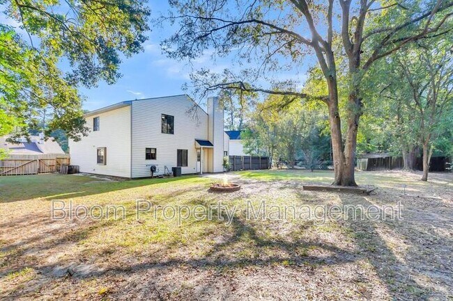 Building Photo - 111 Cottonwood Dr