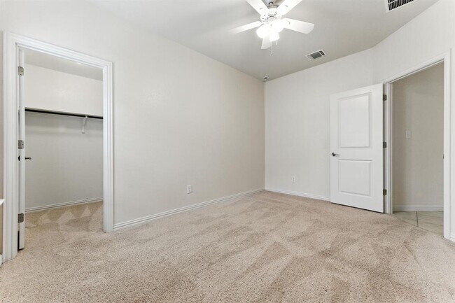 Building Photo - 237 Red Granite Dr
