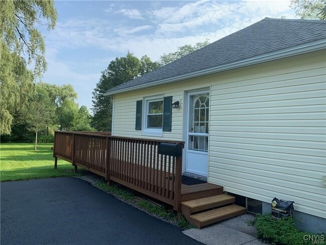 Building Photo - 2 Highland St