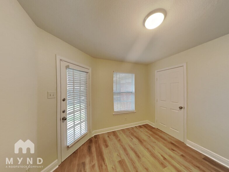 Building Photo - 2113 Tippy Terrace