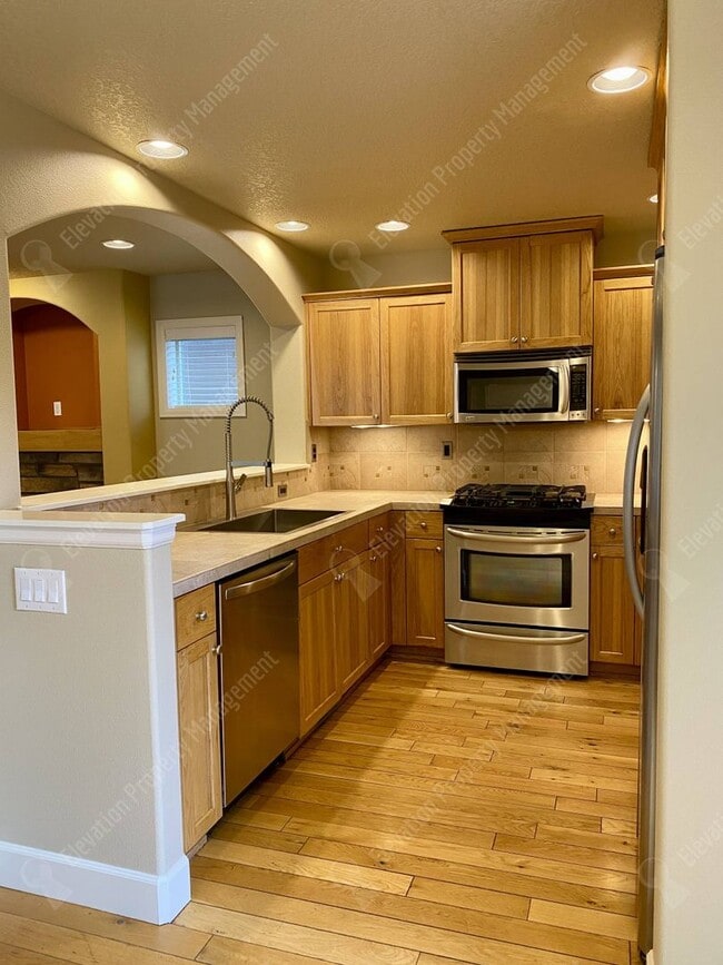 Building Photo - 3-BR Craftsman Home in NW Bend- Boyd Acres