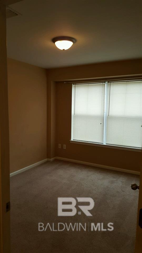 Building Photo - 18390 W Hammond St