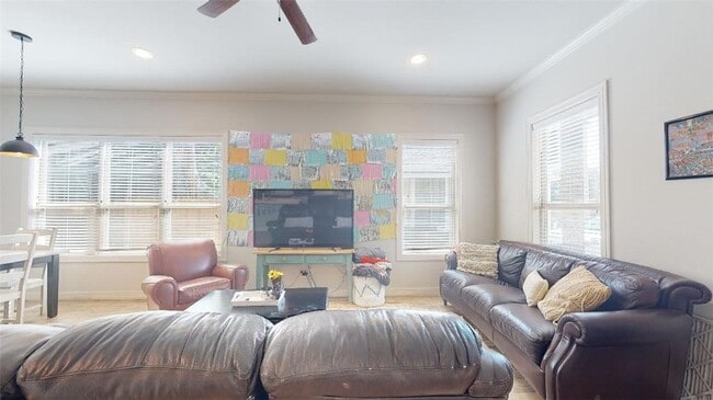 Building Photo - 105 Luther St