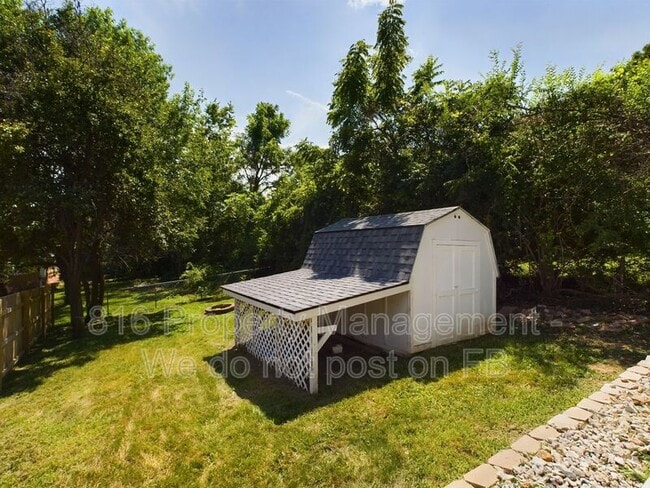 Building Photo - 6724 Sycamore Ave