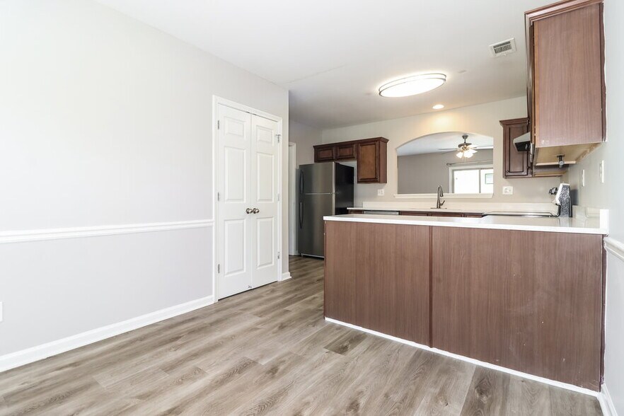 Building Photo - 2249 Baywood Tree Ln SW