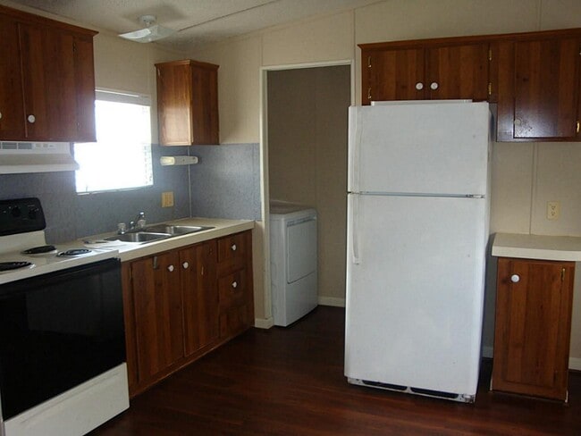 Building Photo - 2445 Precinct Line Rd