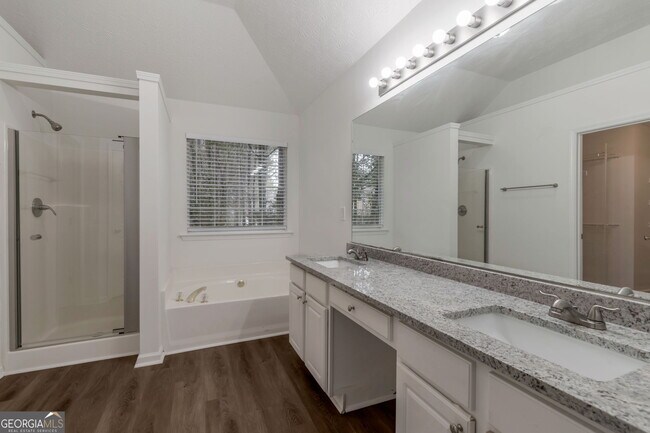 Building Photo - 1385 Pinebreeze Way