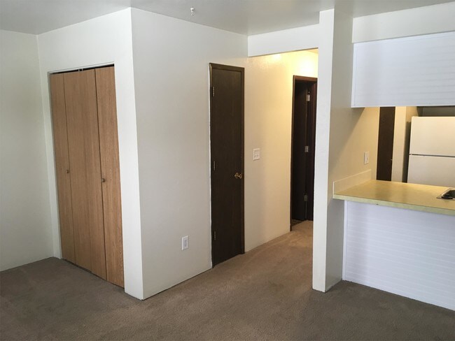 Building Photo - 1327 W 27th Ave