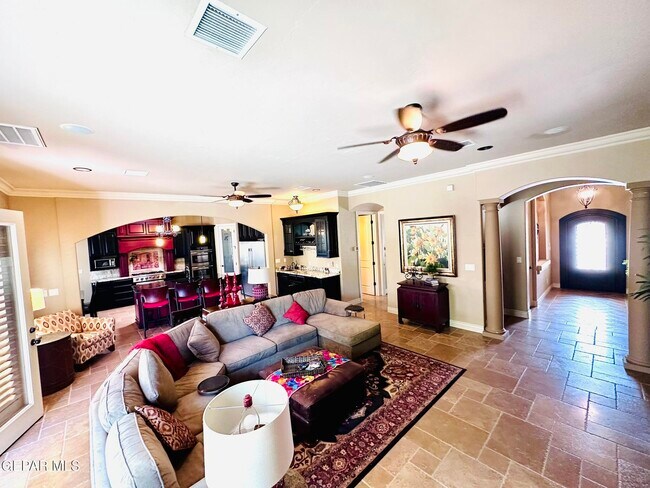Building Photo - 6268 Wildwood Ct