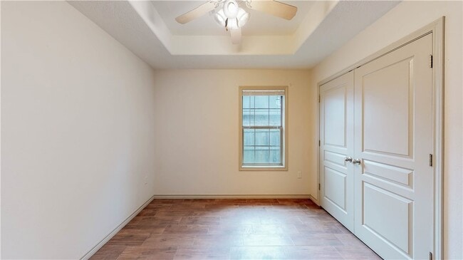 Building Photo - 115 Richards St