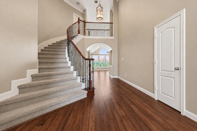 Building Photo - 28602 Hayden Park Dr