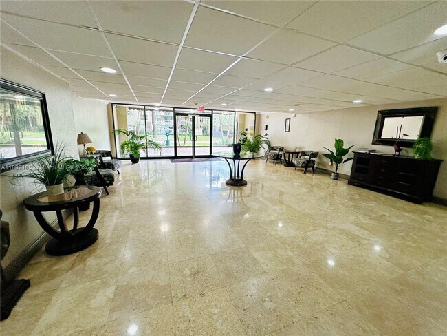 Building Photo - 1805 Sans Souci Blvd