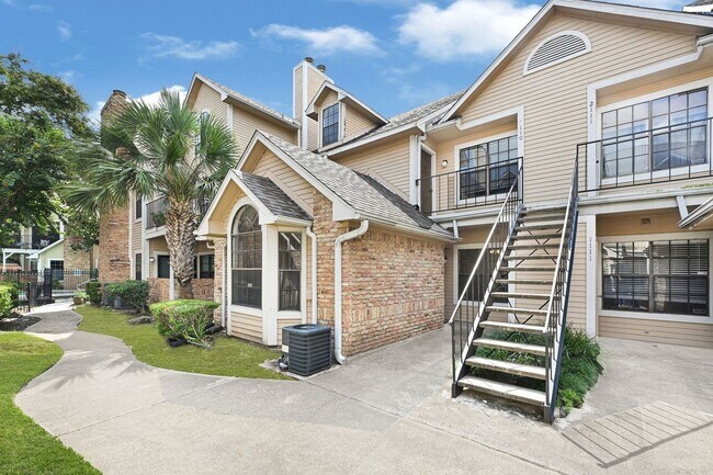 Building Photo - 2300 Old Spanish Trl