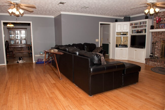 Building Photo - 4102 Landau Dr