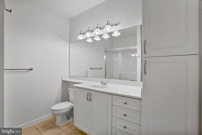 Building Photo - 12937 Centre Park Cir