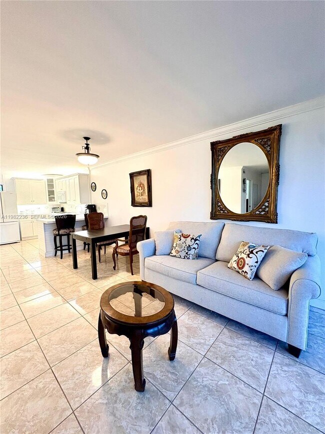 Building Photo - 20500 W Country Club Dr