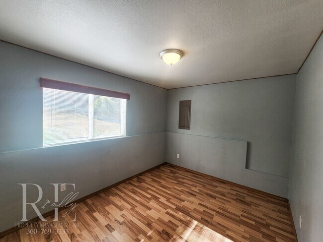 Building Photo - MILITARY DISCOUNT - $75/MO OFF!!