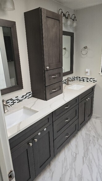 Building Photo - 5719 Rocky Run Dr
