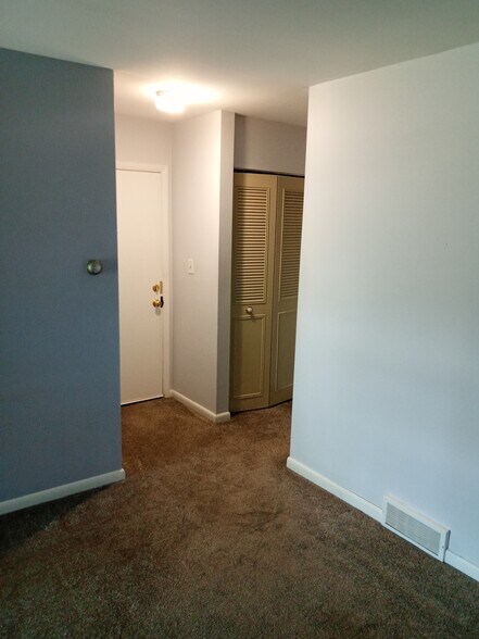 Building Photo - 2500 Topsfield Rd