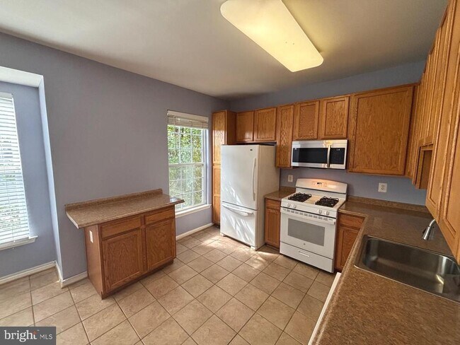 Building Photo - 20467 Blue Heron Terrace