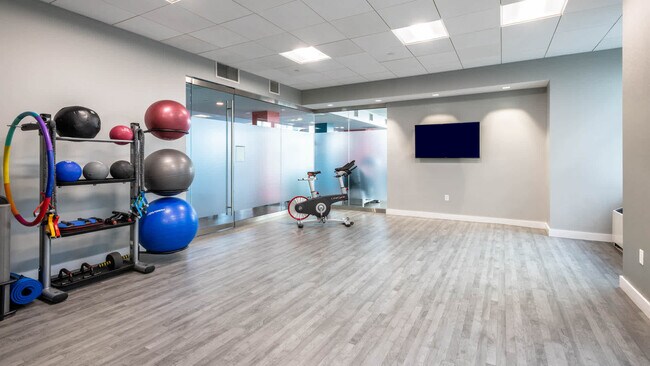 Building Photo - 285 Third St. Unit 506