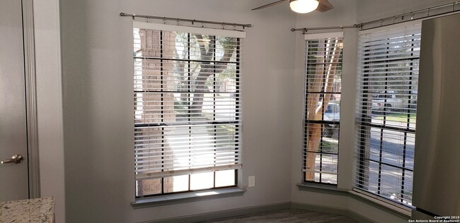 Building Photo - 9210 Fisher's Hill Dr