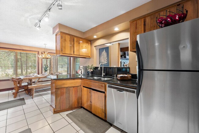 Building Photo - 18087 E Butte Ln