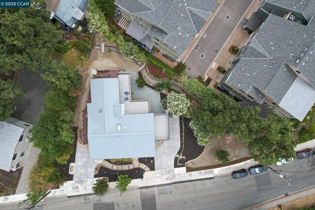 Building Photo - 946 Risa Rd