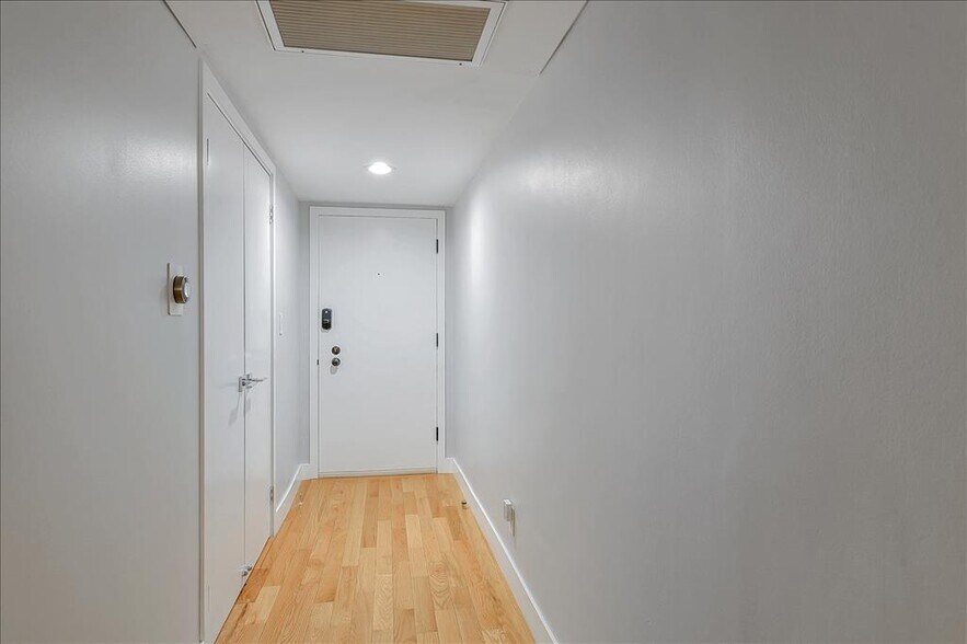 Building Photo - 1203 N Sweetzer Ave