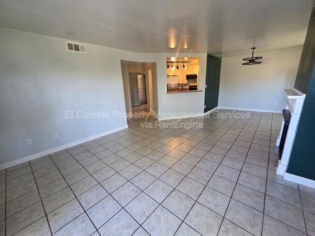 Building Photo - 628 Daisy Ave