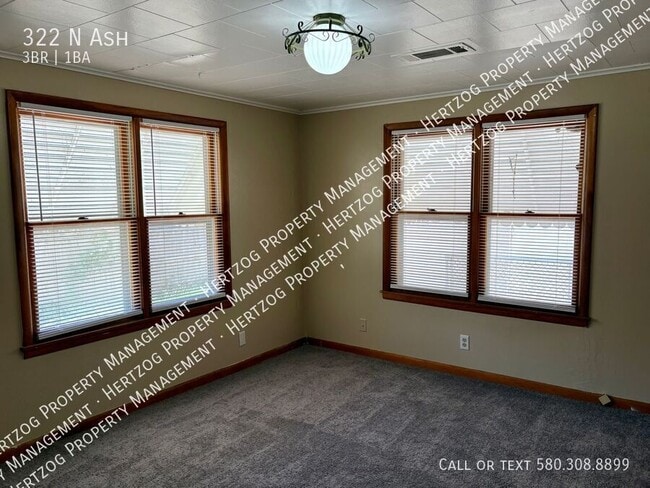Building Photo - 322 N Ash-