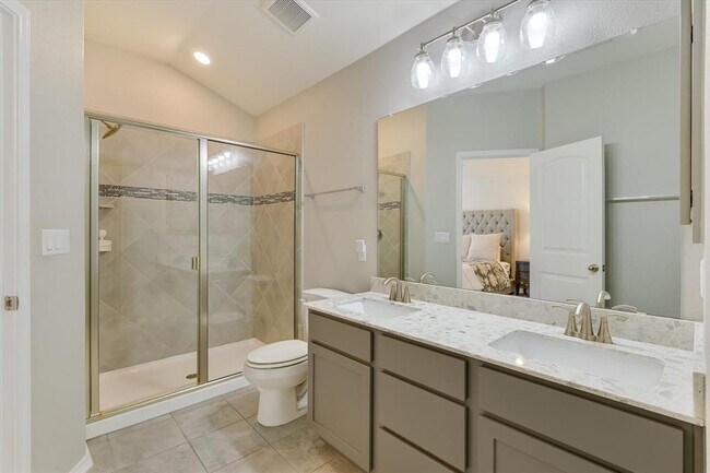 Building Photo - 9012 Golden Leaf Dr