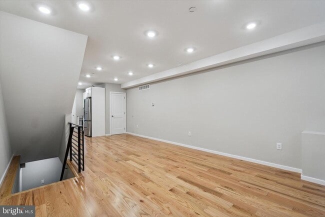 Building Photo - 1705 W Seybert St