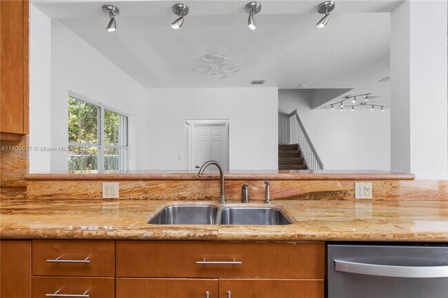 Building Photo - 935 Corkwood St