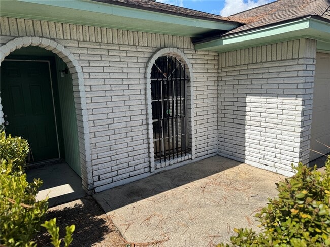 Building Photo - 9835 Eblen Dr