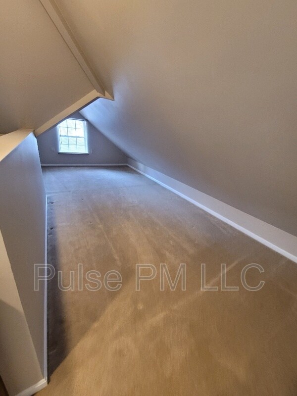 Building Photo - 204 E 26th St