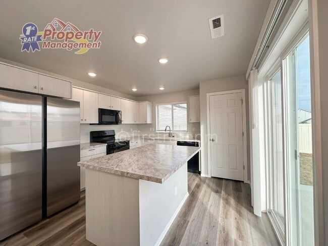 Building Photo - 709 W Smoky Quartz St