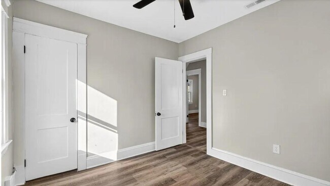 Building Photo - 11209 Continental Ave