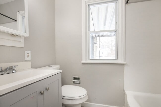 Building Photo - NEWLY RENOVATED! 3-BED, 1 BATH BEAUTIFUL  SINGLE- FAMILY HOME IN MAPLE HEIGHTS!