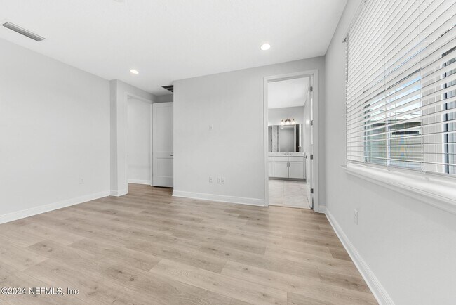 Building Photo - 467 Rum Runner Wy
