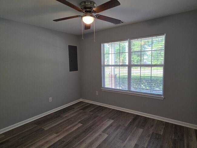Building Photo - Low Country Home in Rincon with Fenced Backyard!