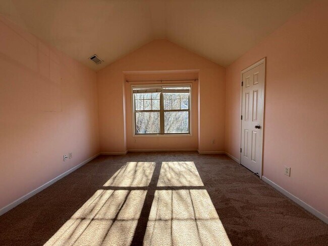 Building Photo - 1326 Castleberry Dr