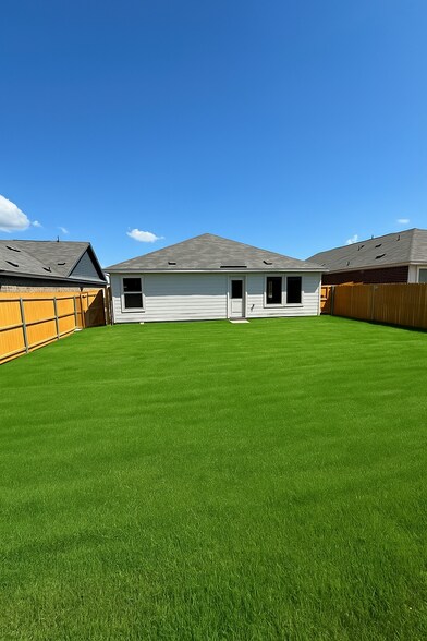 Building Photo - 1271 Falcon Heights Dr