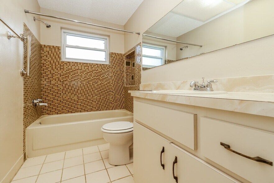 Building Photo - 13021 Sirius Ln
