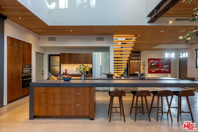 Building Photo - 746 Marco Pl