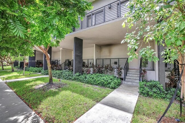 Building Photo - 164 SE 4th Terrace