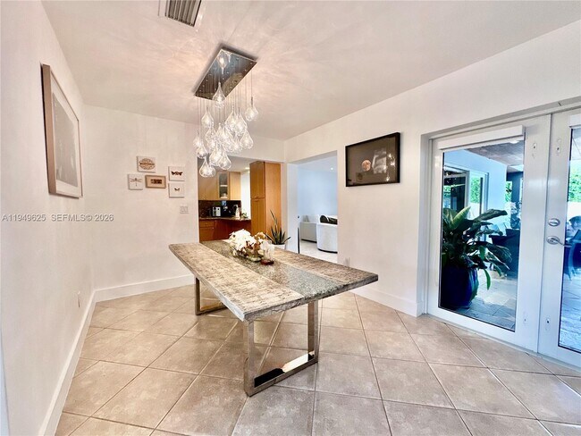 Building Photo - 2665 SW 119th Ct