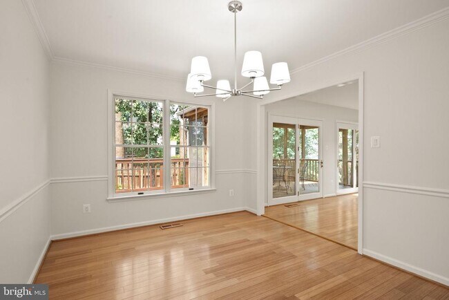 Building Photo - 13647 S Springs Dr
