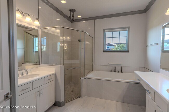 Building Photo - 2453 Rodina Dr